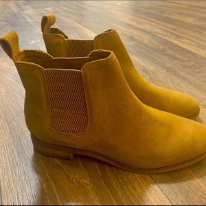 TOMS Ella Boots discontinued NWT 6.5